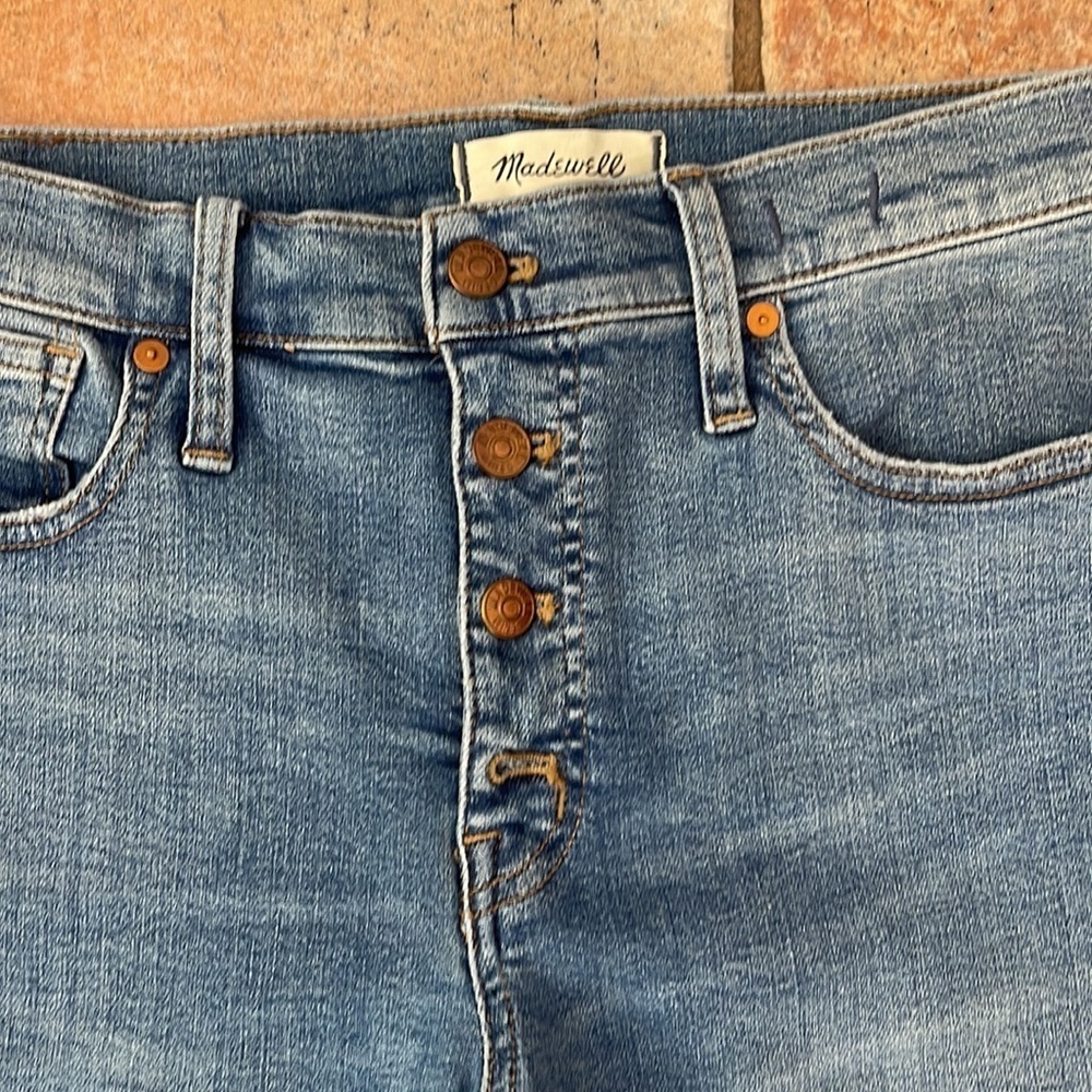 Madewell 9 inch mid rise, skinny crop jeans - Picture 2 of 7